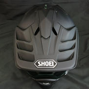 クロスカテゴリーのスポーツツーリングヘルメット|SHOEI