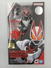 仮面ライダーギーツ マグナムブーストフォーム|BANDAI