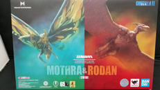 S.H.MONSTERARTS|BANDAI