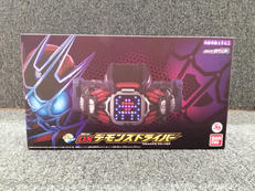 仮面ライダーリバイス|BANDAI