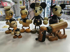 POSABLE VINYL DOLL|YOUNG EPOCH