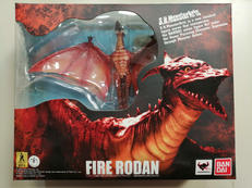 S.H.MONSTERARTS|BANDAI