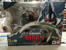 S.H.MONSTERARTS|BANDAI