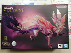 S.H.MONSTERARTS|BANDAI