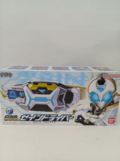 仮面ライダーアウトサイダーズ|BANDAI