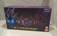仮面ライダーリバイス|BANDAI