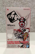 仮面ライダーリバイス|BANDAI