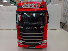 SCANA 770 S V8 TRUCK RED ＆PLAT|HUINA