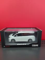 1/30　ESQUIRE　カラーサンプル|TOYOTA