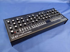 シンセサイザー|ROLAND