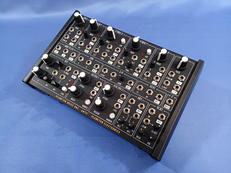 セミモジュラーシンセサイザー|PLAMKTON ELECTRONICS