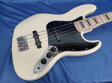 エレキベース|SQUIER