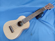 ウクレレ|URABE STRINGS WORKS