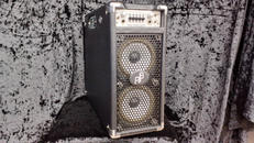 ベースアンプ|PHIL JONES BASS