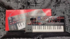 シンセサイザー|ROLAND