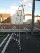 アルミ三脚脚立|本宏製作所