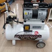 エアーコンプレッサー|株式会社RETZ