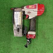 エアー釘打ち機|MAX