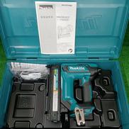 35MM充電式面木釘打|MAKITA