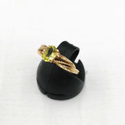 ﾘﾝｸﾞ(黄緑石付き)|K18