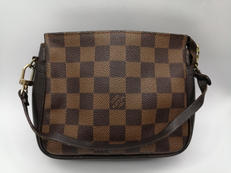 トゥルースメイクアップハンドポーチ|LOUIS VUITTON