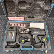 電動油圧式圧着工具|IZUMI