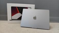 MACBOOK PRO|APPLE