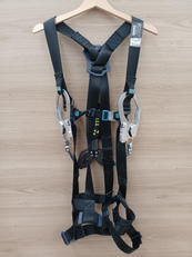 ランヤード付きフルハーネス|TITAN