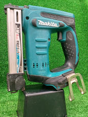 充電式タッカ|MAKITA