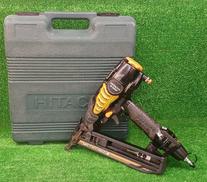 高圧フロア用釘打機|HITACHI