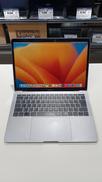 MACBOOK PRO|APPLE