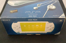【PSP】　GIGA　PAC（セラミックホワイト）|SONY