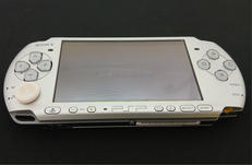 【ジャンク】 PSP-3000　ミスティック・シルバー|SONY