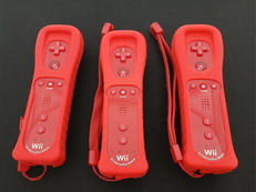 【Wii】Wiiリモコンプラス アカ　3本セット|NINTENDO / 任天堂