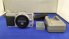 ミラーレス一眼レフカメラ|OLYMPUS