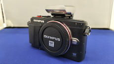 ミラーレス一眼カメラ|OLYMPUS
