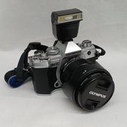 ミラーレス一眼レフ|OLYMPUS