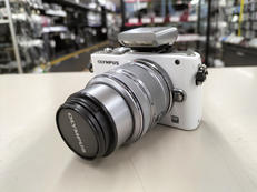 ミラーレス一眼|OLYMPUS