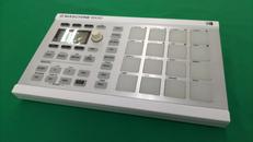 MIDIコントローラー|NATIVE INSTRUMENTS