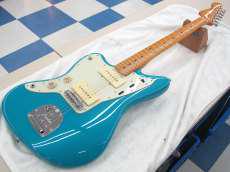 【廃版美品限定色】初心者ベテラン弾きやすいFender 直系JAGMASTER 品多く 廃版美品限定色】初心者ベテラン弾きやすいFender 直系