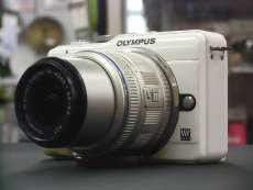 ミラーレス一眼|OLYMPUS