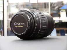 標準ズームレンズ|CANON