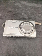 デジカメ 1610万画素|CASIO