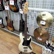 エレキベース|FENDER JAPAN