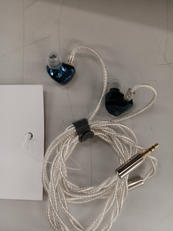 イヤホン|MOONDROP