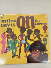JAZZ　MILES DAVIS ON THE CORNE|COLUMBIA