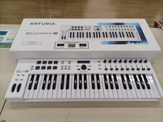 MIDIコントローラー|ARTURIA