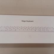 2024年製　マジックキーボード|APPLE