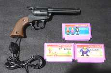 光線銃シリーズ ガン＆ファミコンソフト3本セット|NINTENDO