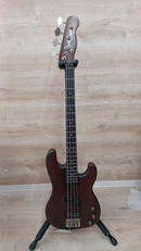 エレキベース|MOON